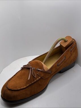 ALAN PAYNE MENS SUEDE LEATHER LOAFER
SIZE 12 / COGNAC BROWN/ LACE EYELET